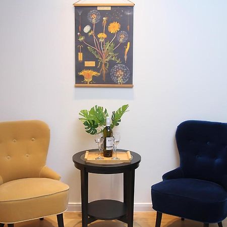 Parilament On Rustaveli 4 Rooms Tbilisi Ngoại thất bức ảnh