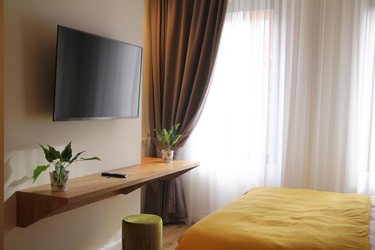 Parilament On Rustaveli 4 Rooms Tbilisi Ngoại thất bức ảnh