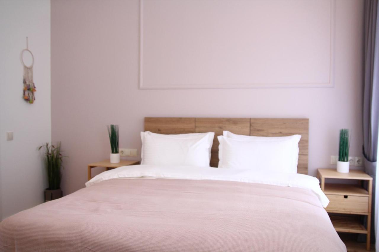 Parilament On Rustaveli 4 Rooms Tbilisi Ngoại thất bức ảnh