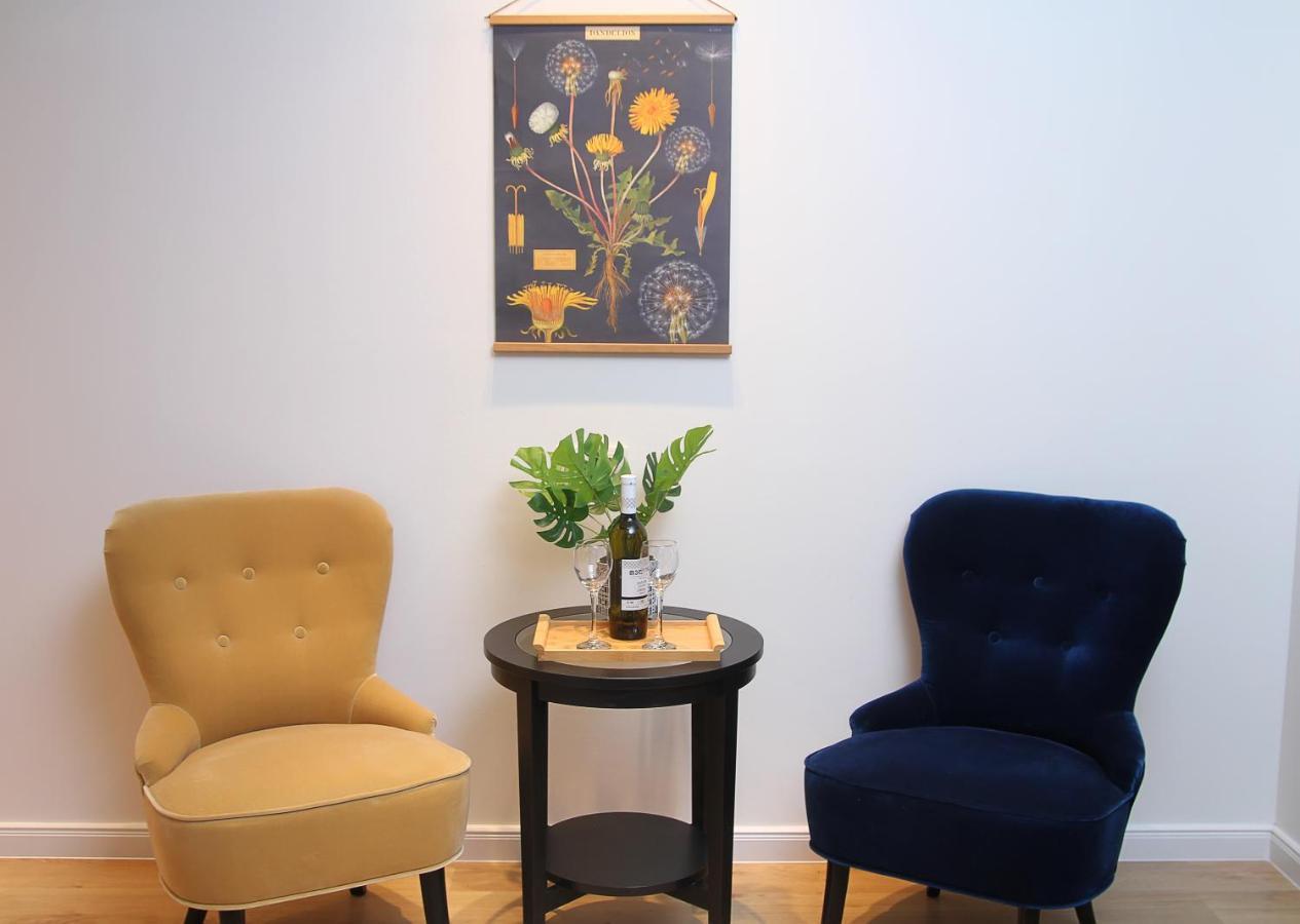 Parilament On Rustaveli 4 Rooms Tbilisi Ngoại thất bức ảnh